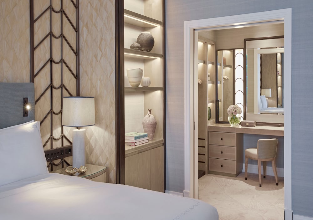 Claridge's 4