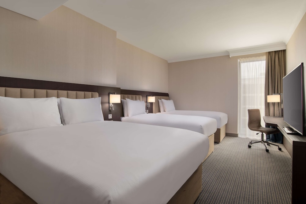 Hilton Gatwick Airport 7