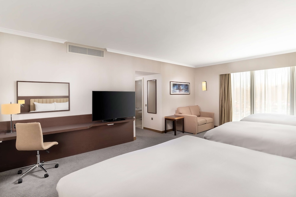 Hilton Gatwick Airport 18
