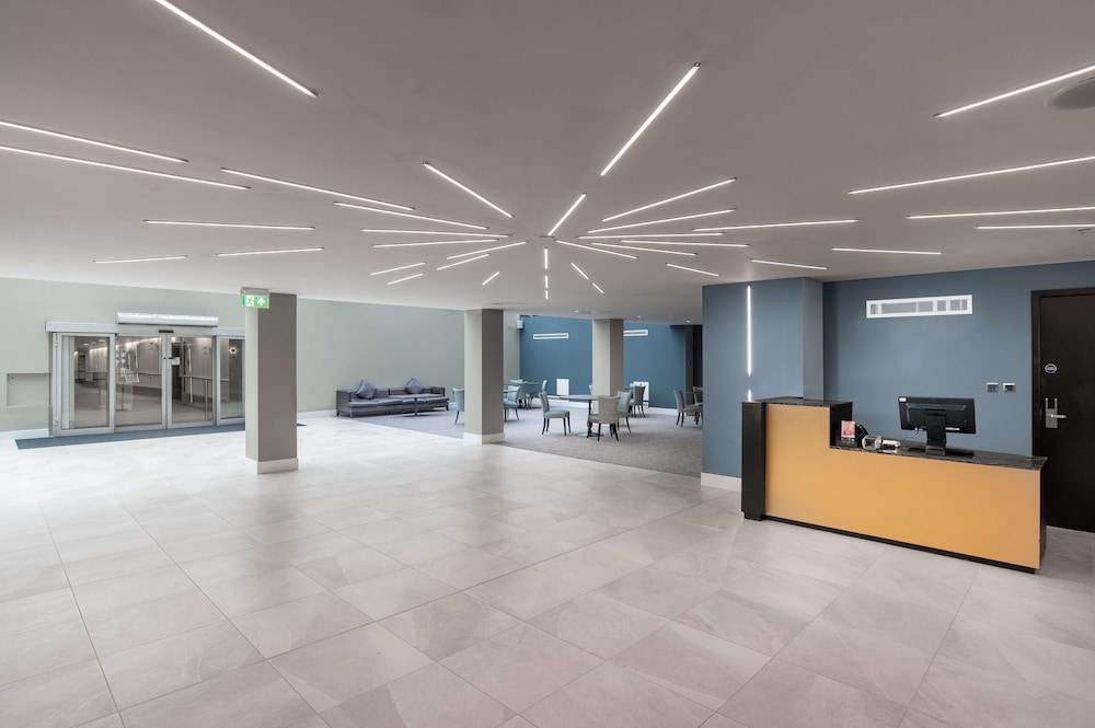 Hilton Gatwick Airport 2