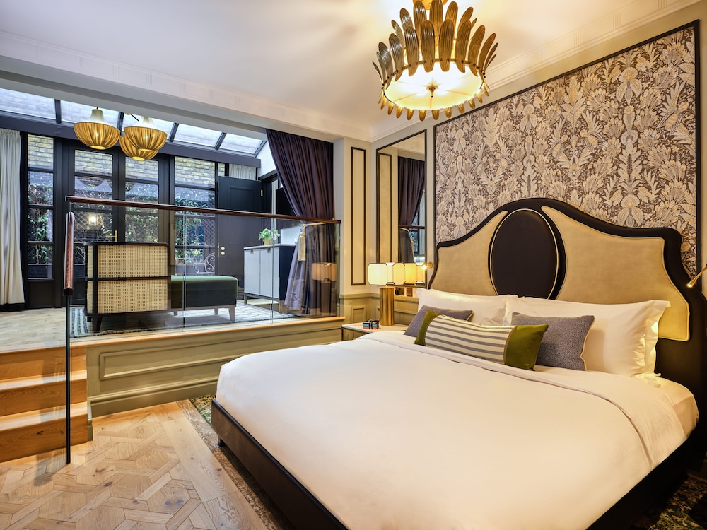 The Mayfair Townhouse 13