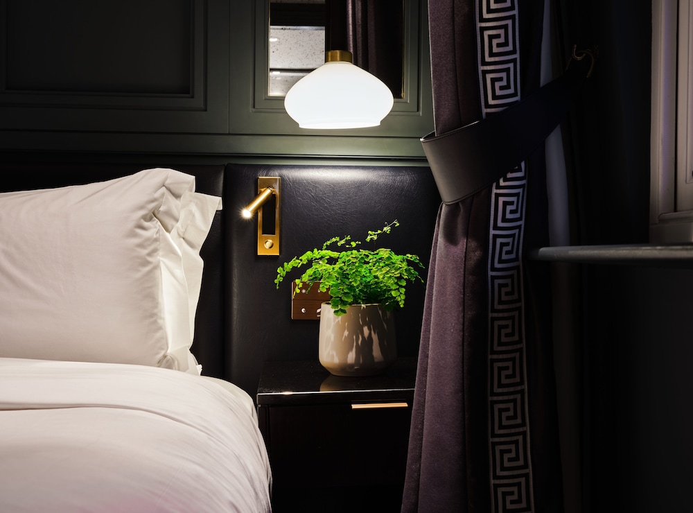 The Mayfair Townhouse 15