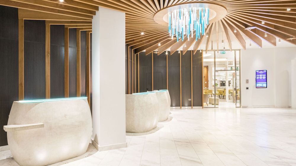 Crowne Plaza London - Kings Cross 2