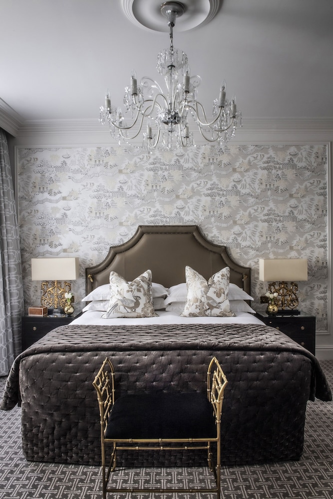 The Kensington 16
