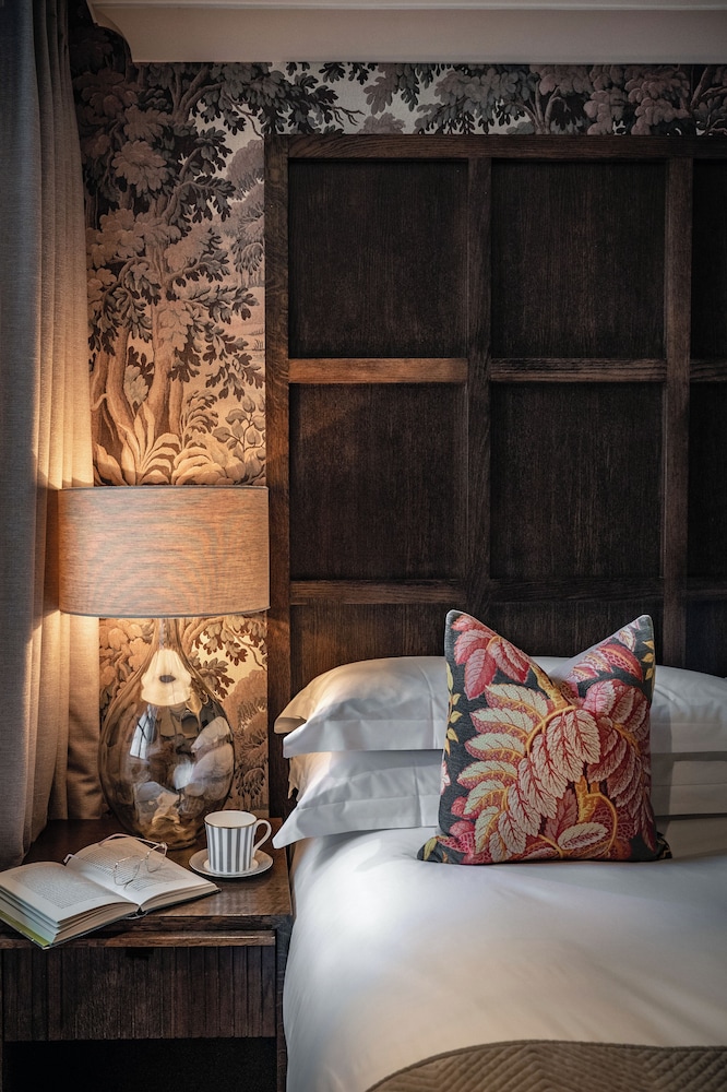 The Bloomsbury 23