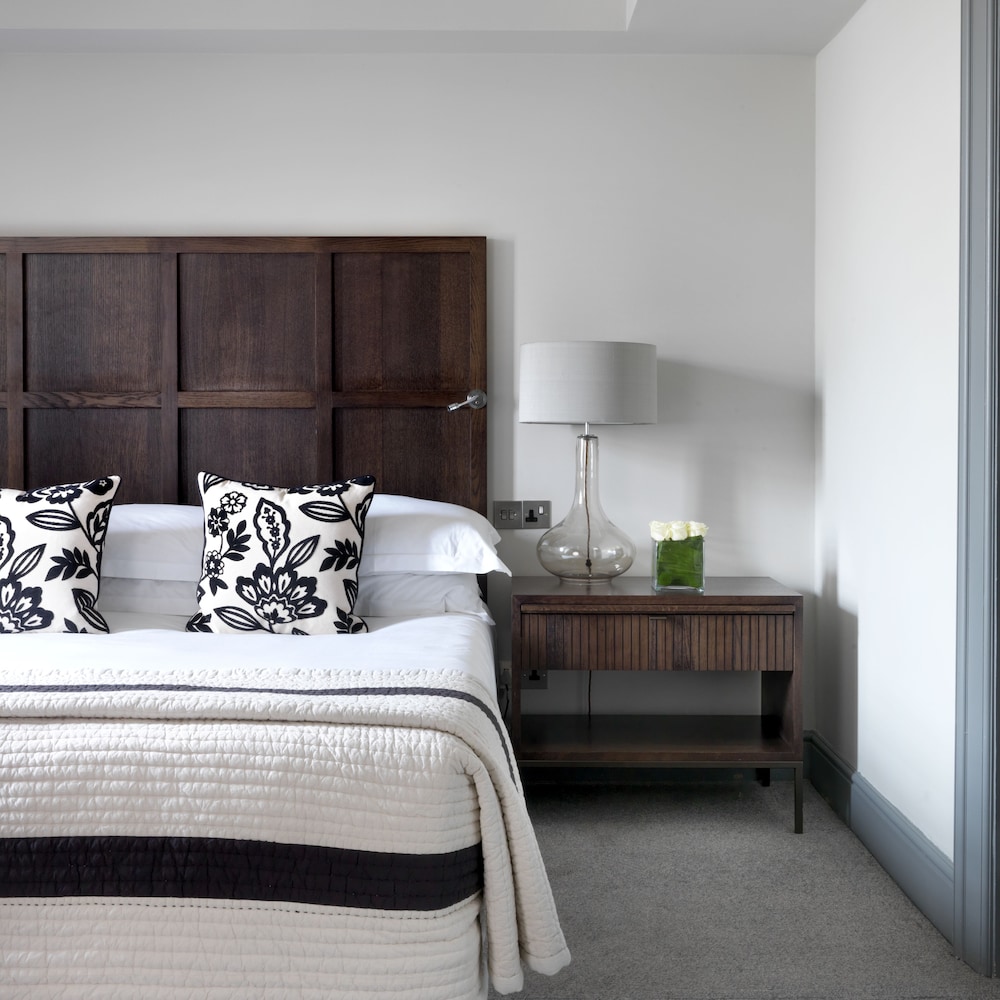 The Bloomsbury 10