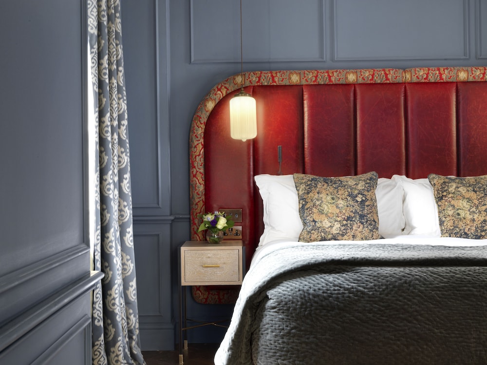 The Bloomsbury 6
