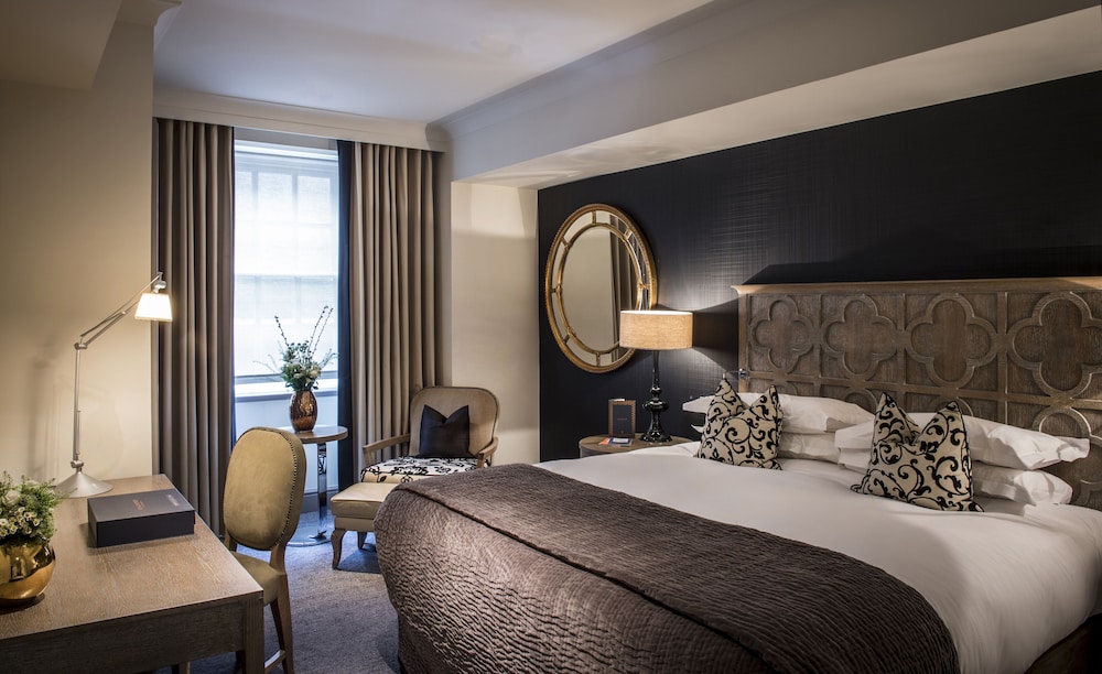 The Bloomsbury 16