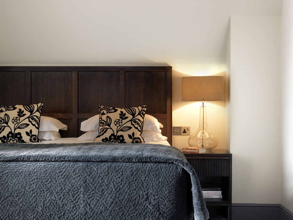 The Bloomsbury 8