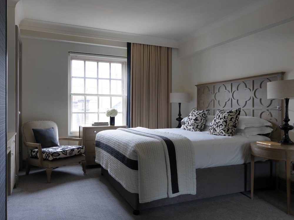 The Bloomsbury 12