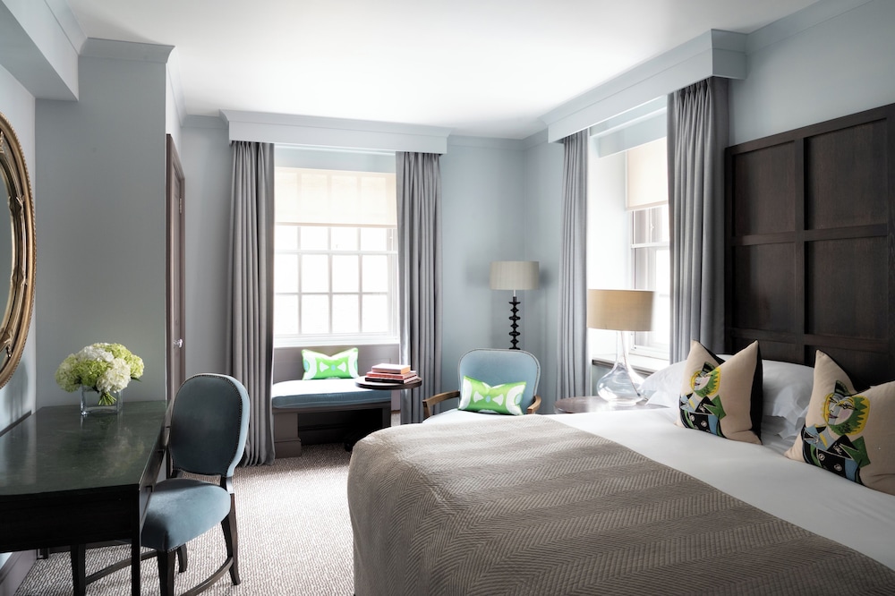 The Bloomsbury 24