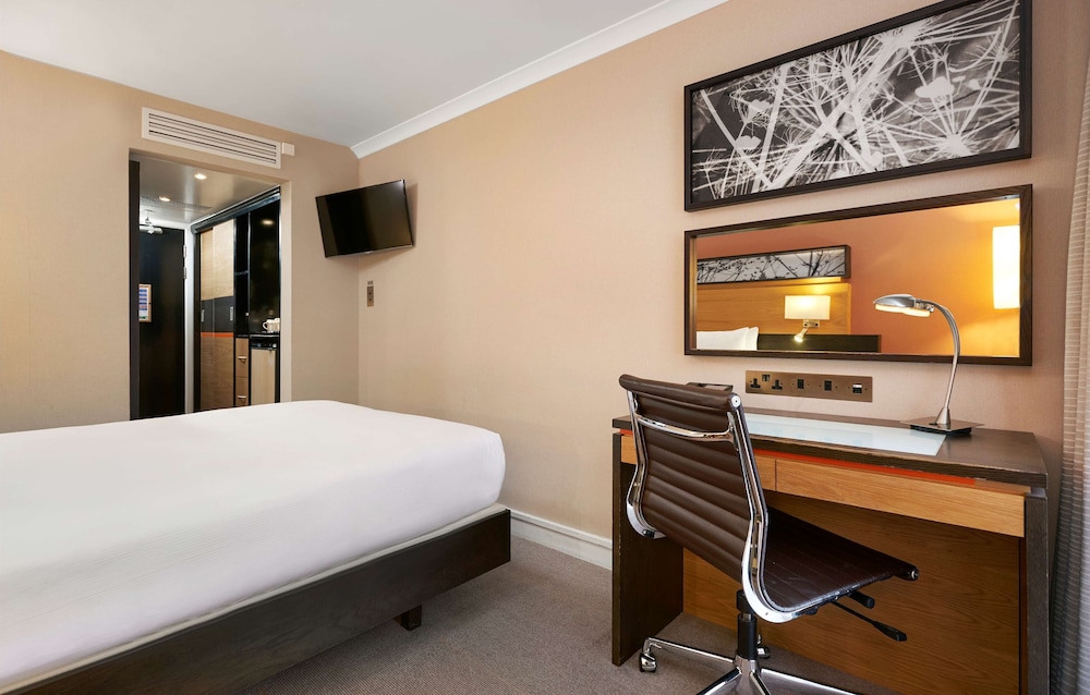 Hilton London Kensington 9