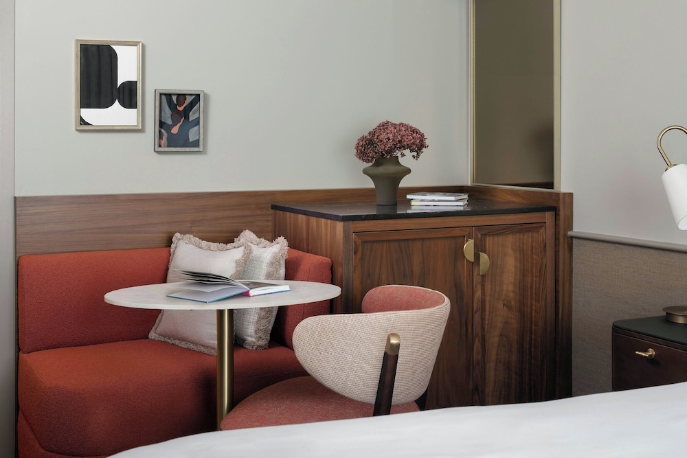 Montcalm Mayfair, Autograph Collection 5