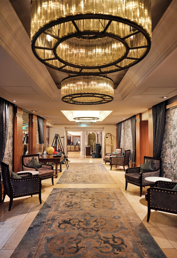 The Royal Horseguards Hotel 15
