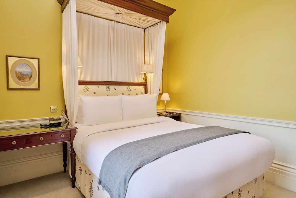 Roseate House London 10