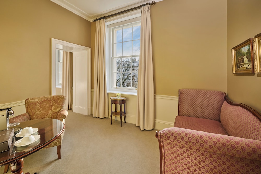Roseate House London 18