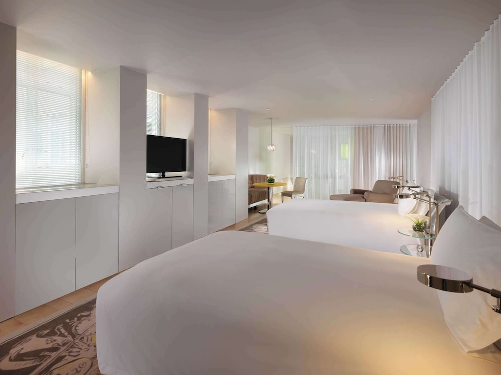 Sanderson London 12