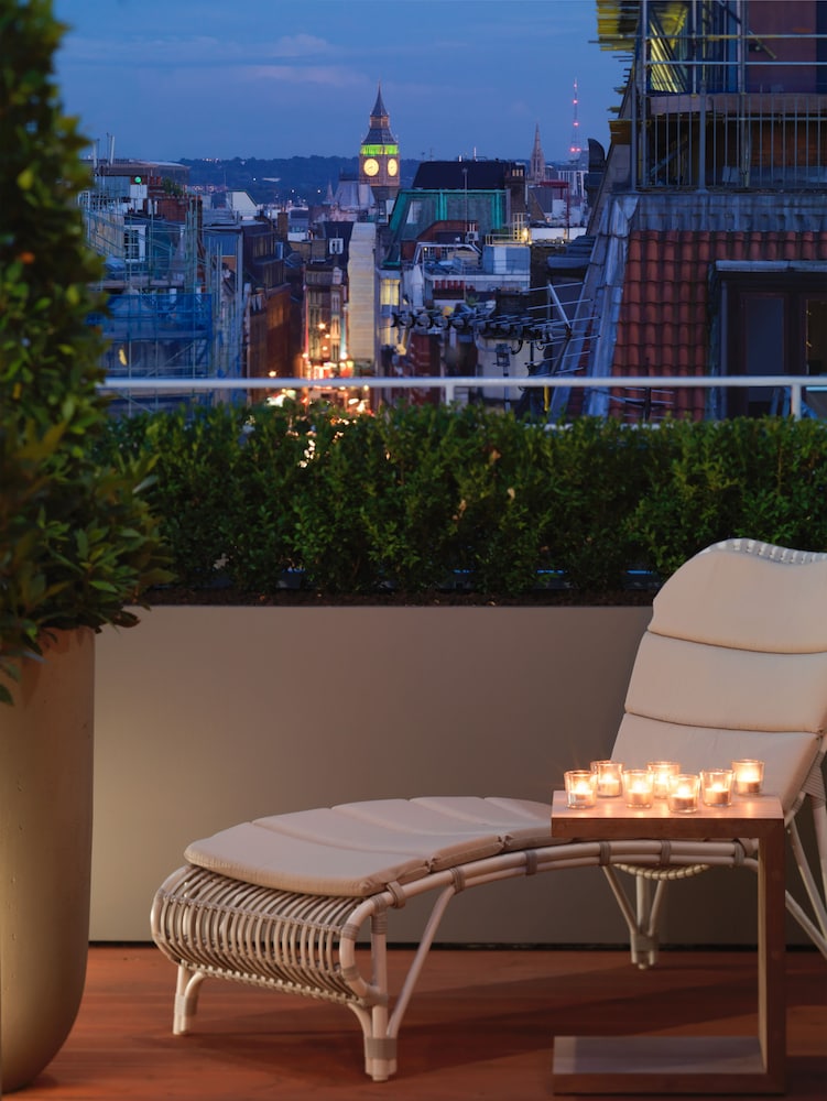 Sanderson London 3