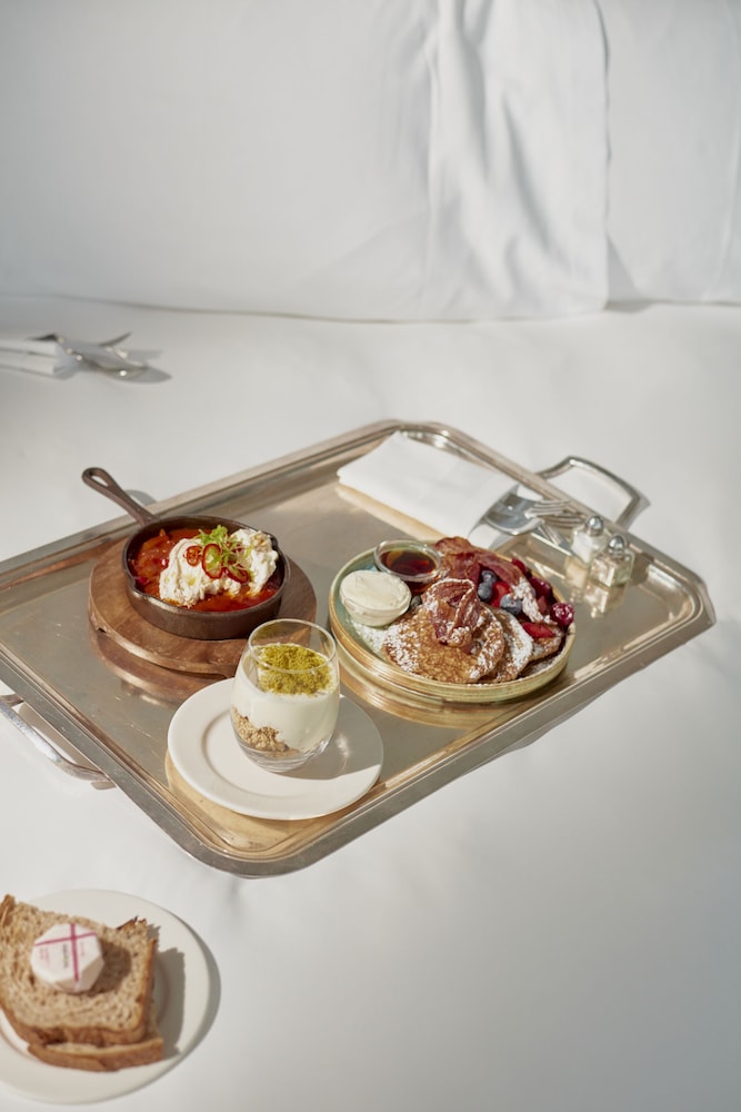 Sanderson London 23