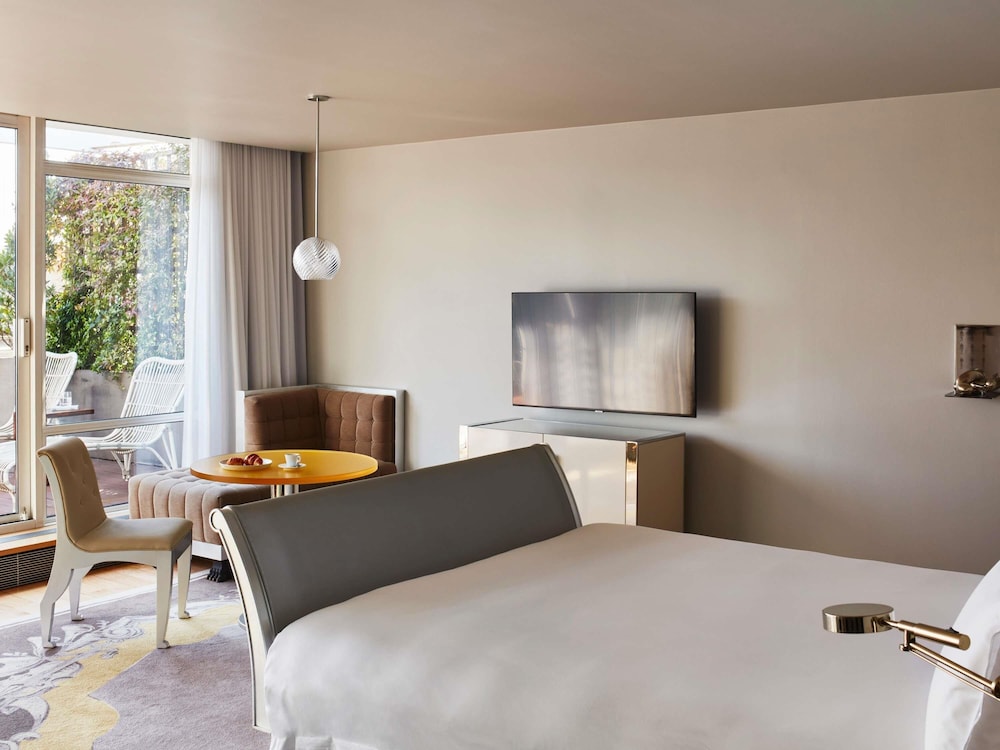 Sanderson London 21