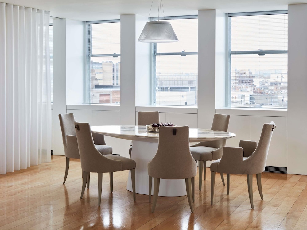 Sanderson London 18