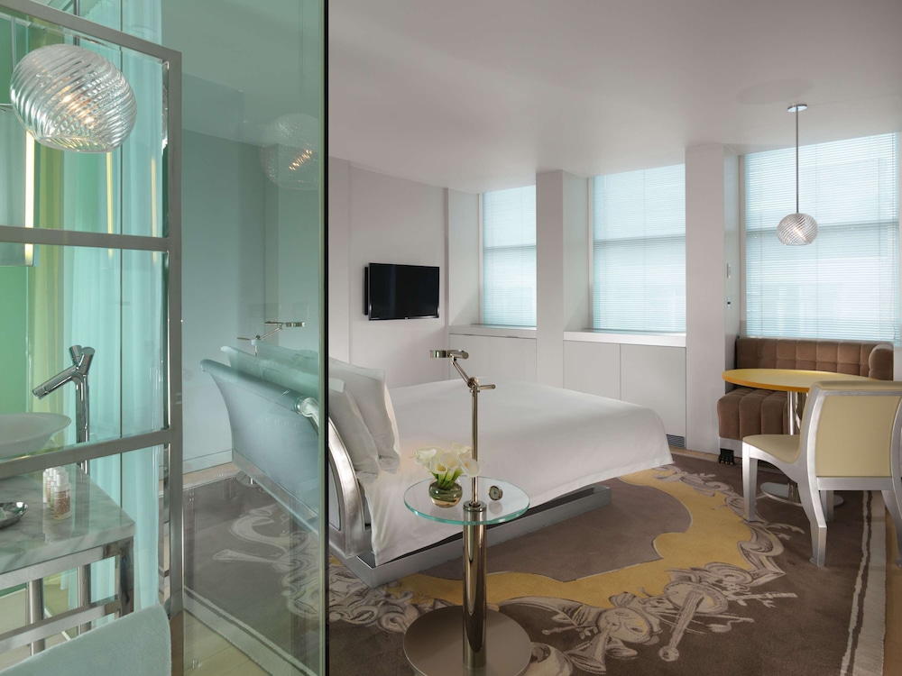 Sanderson London 24