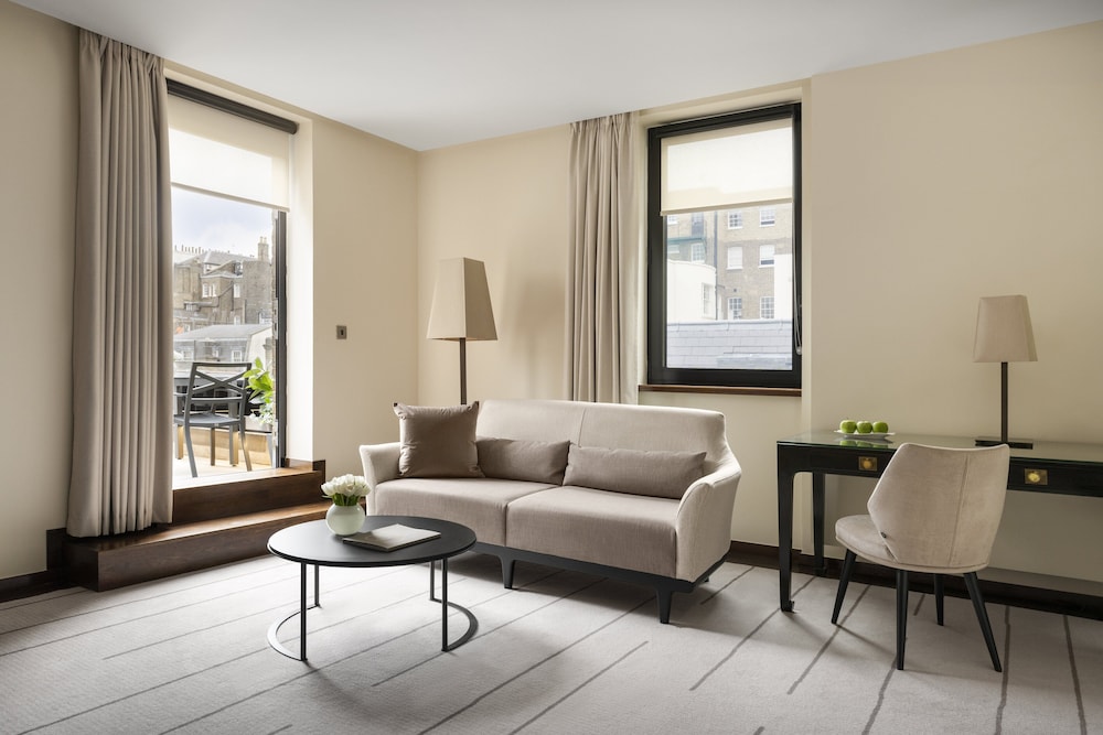 COMO The Halkin 15
