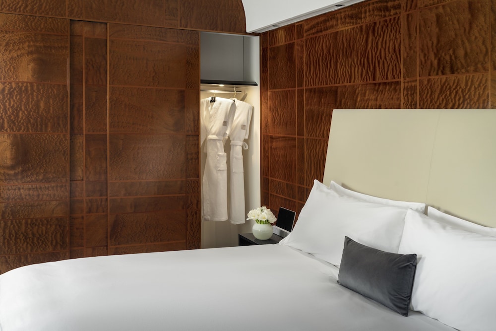 COMO The Halkin 17