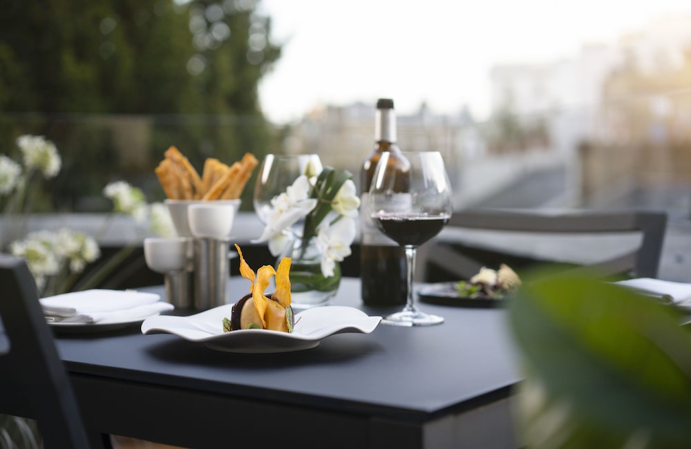 COMO The Halkin 24