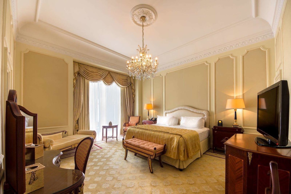 The Bentley Hotel 19