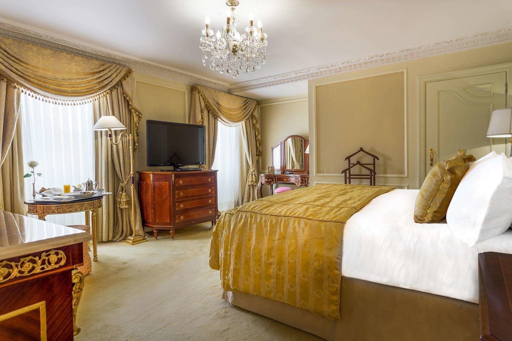 The Bentley Hotel 20