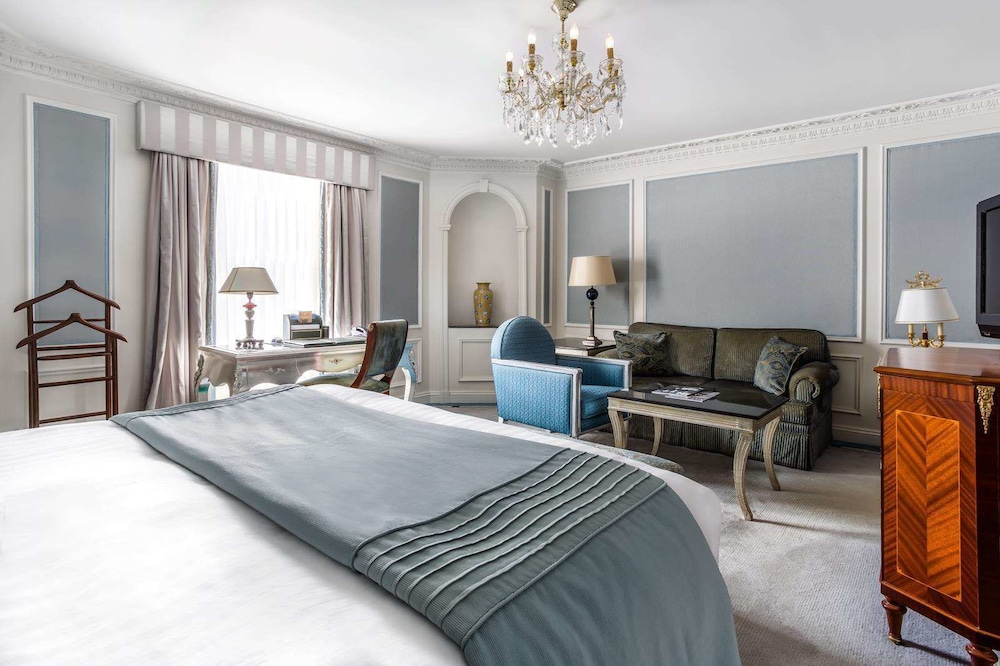 The Bentley Hotel 21