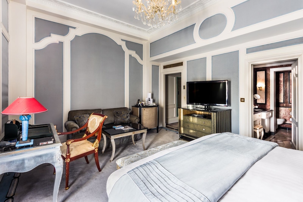 The Bentley Hotel 13