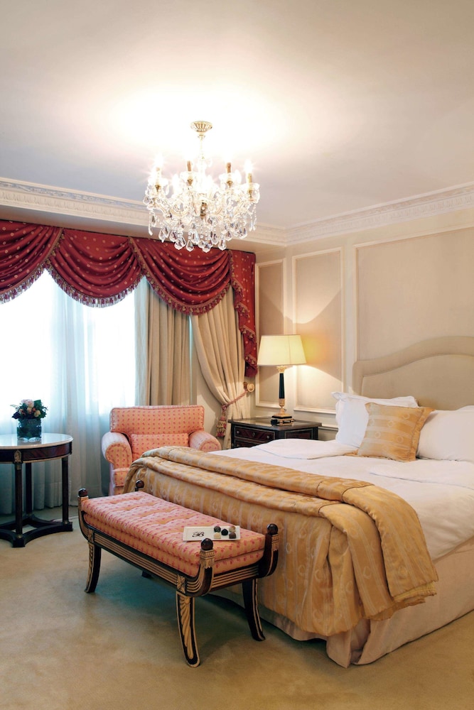 The Bentley Hotel 22
