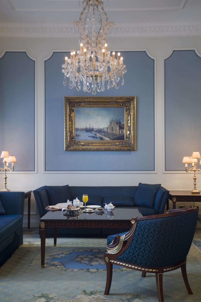 The Bentley Hotel 23