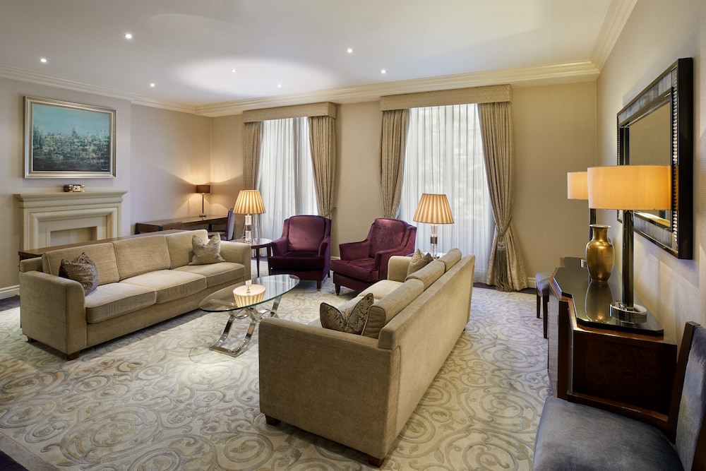 The Landmark London 11