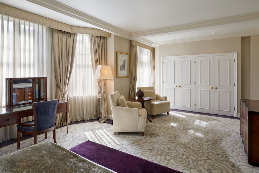 The Landmark London 8
