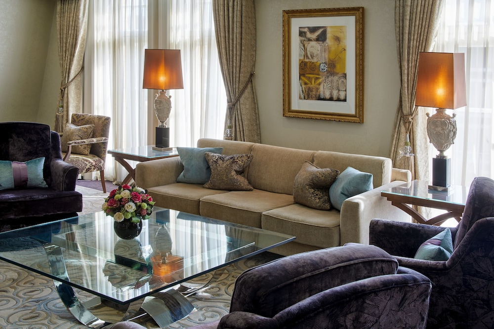 The Landmark London 19
