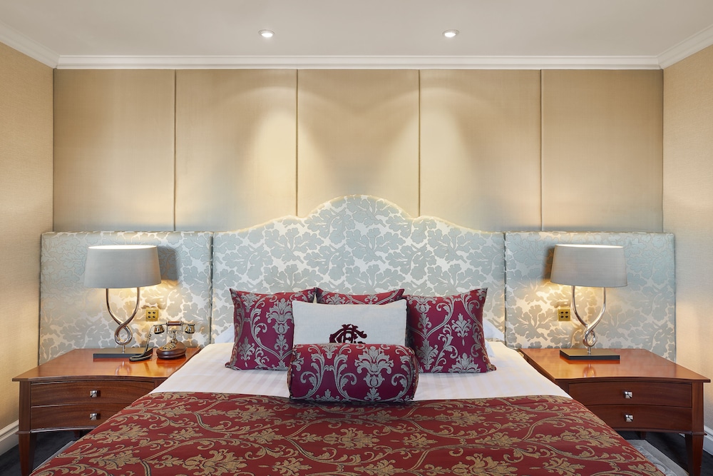 The Landmark London 17