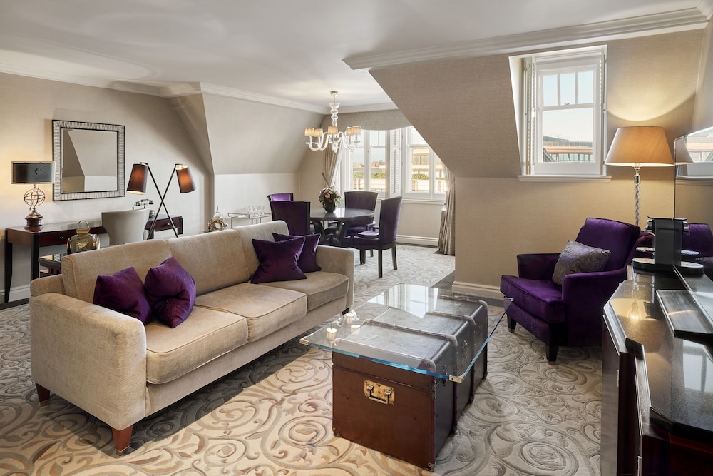The Landmark London 14