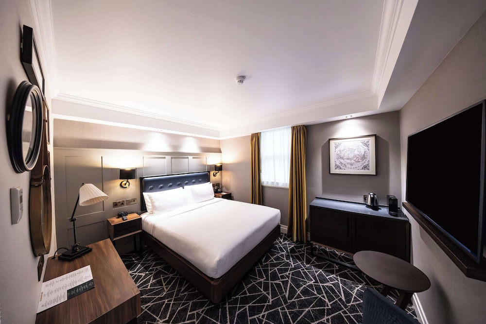 100 Queen's Gate Hotel London, Curio Collection by Hilton 24