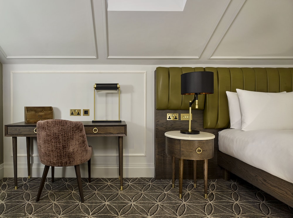 100 Queen's Gate Hotel London, Curio Collection by Hilton 5