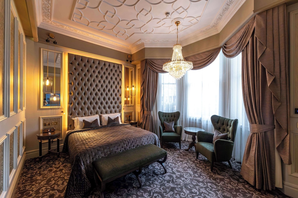 100 Queen's Gate Hotel London, Curio Collection by Hilton 14