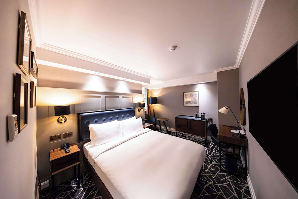 100 Queen's Gate Hotel London, Curio Collection by Hilton 12