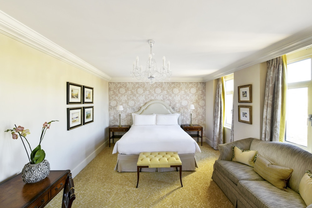 The Savoy 8