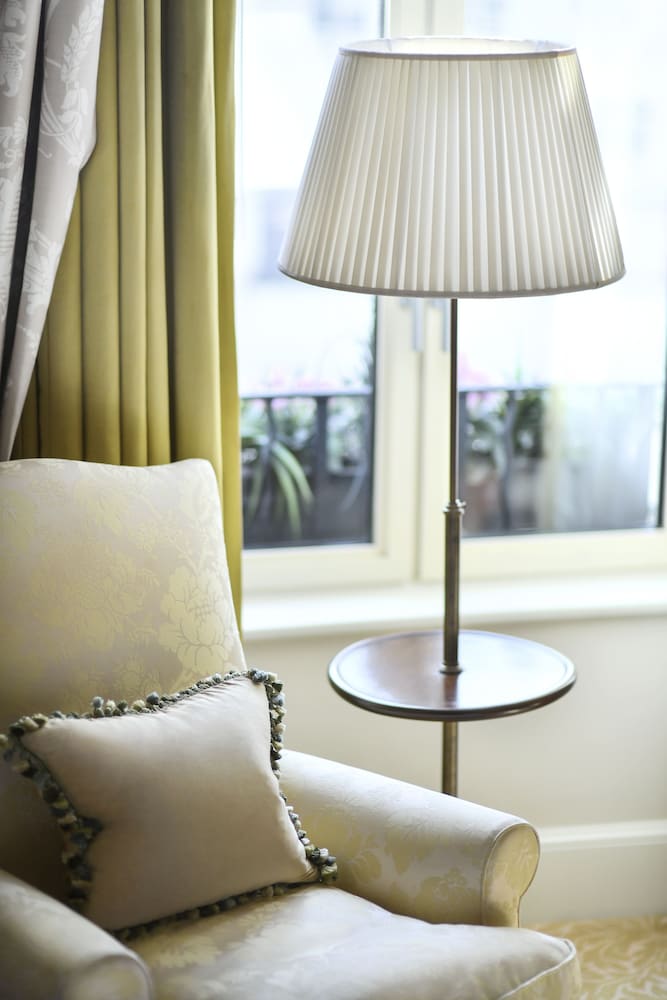 The Savoy 6