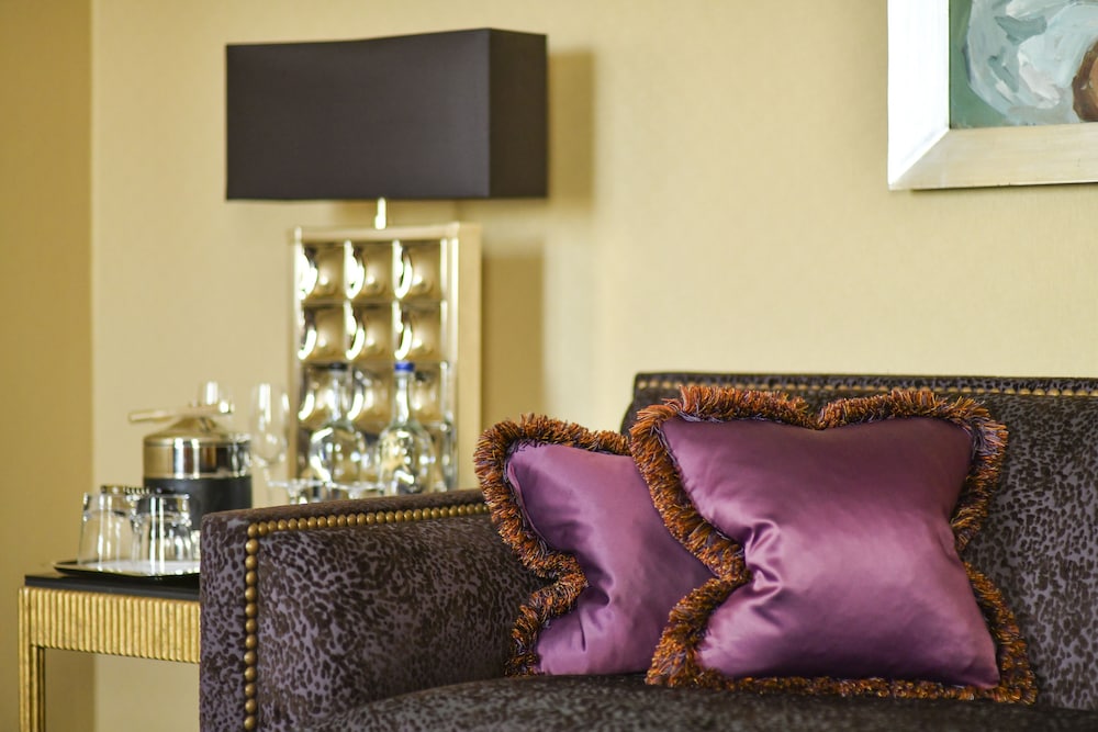 The Savoy 12