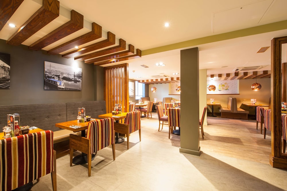 Premier Inn London Hammersmith 9
