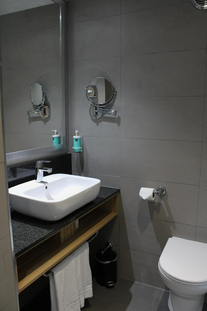 Novotel London Stansted Airport 10