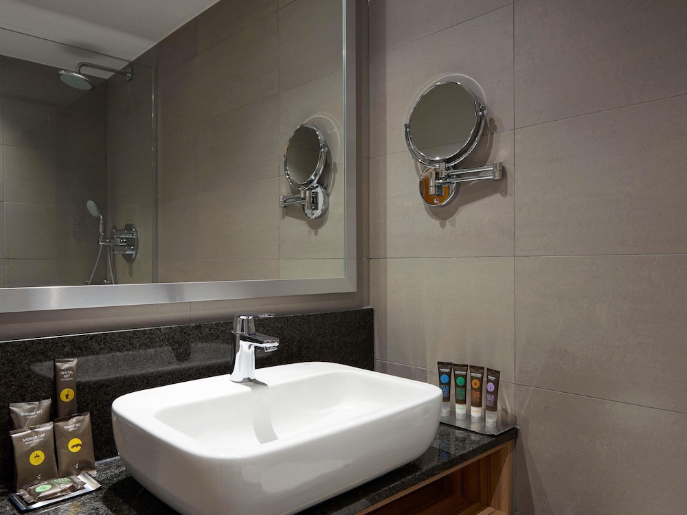 Novotel London Stansted Airport 13
